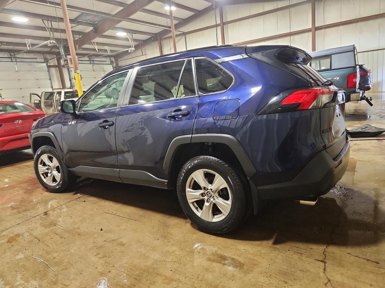 2021 Toyota Rav4 Xle - Фото 2