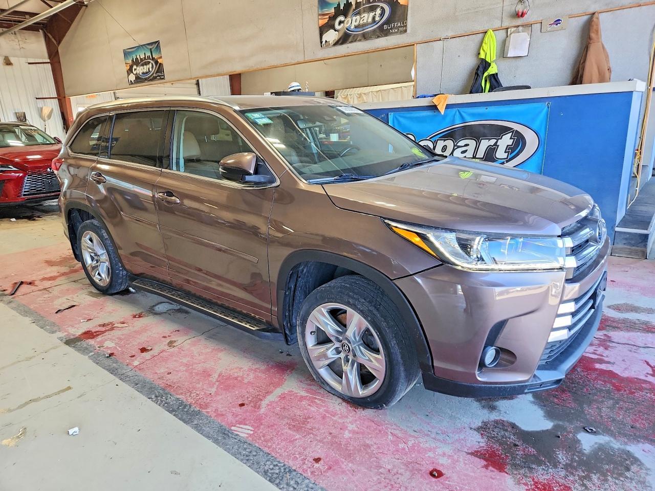 2018 Toyota Highlander Limited - Image 4