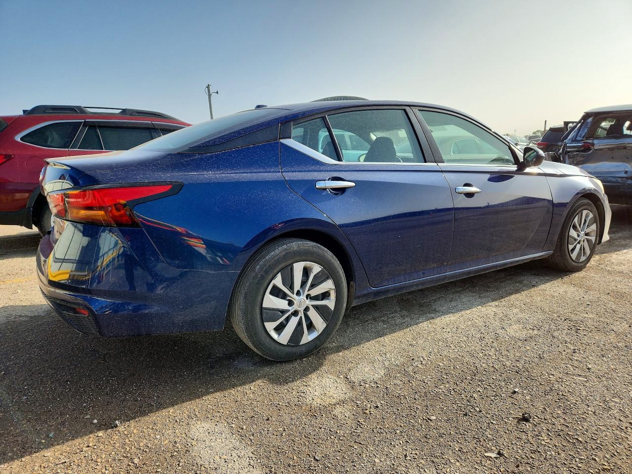 2020 Nissan Altima S - Фото 3