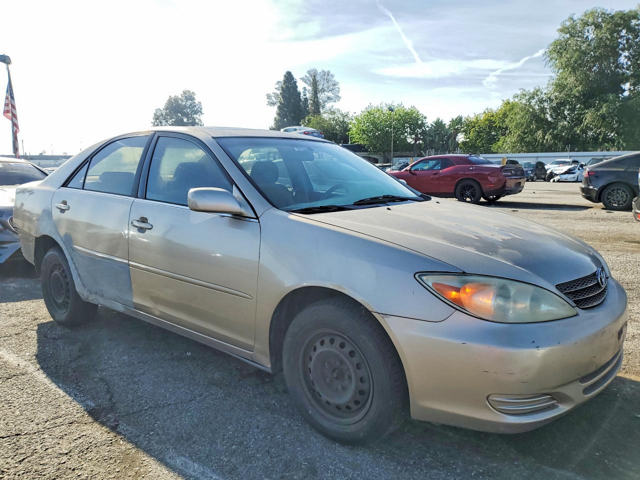 2002 Toyota Camry Le - Фото 4