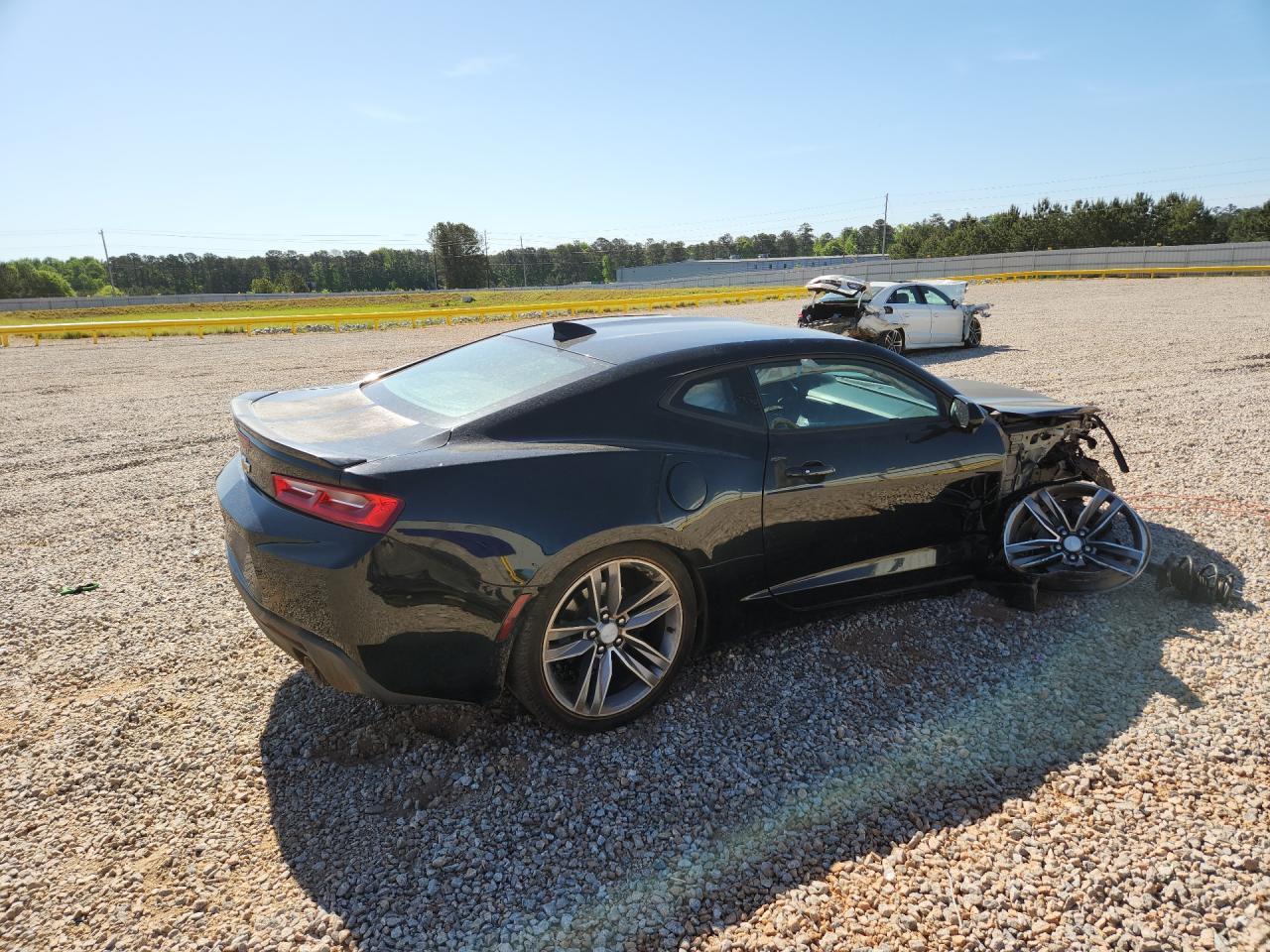 2017 Chevrolet Camaro Ls - Фото 3