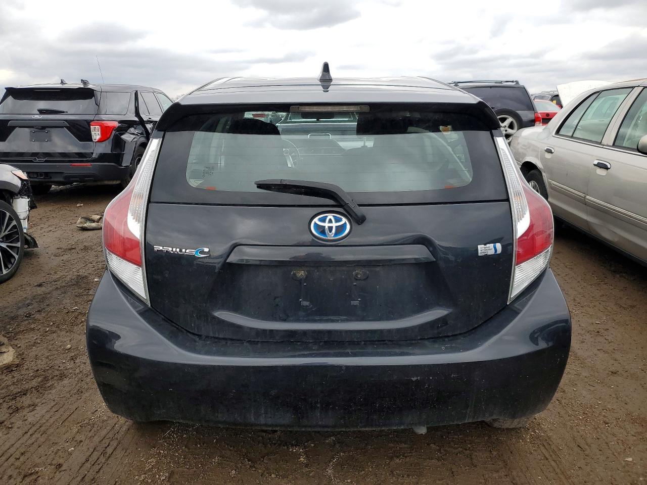 2016 Toyota Prius C Two - Фото 6