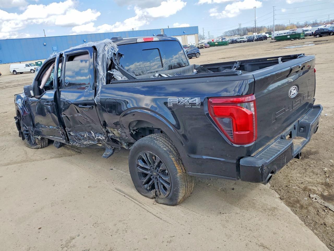 2024 Ford F150 Xlt - Фото 2