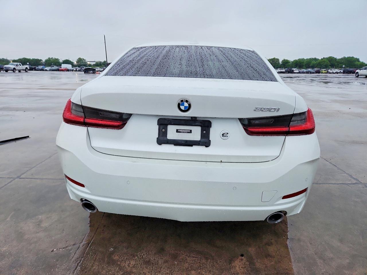 2023 BMW 330I - Фото 6