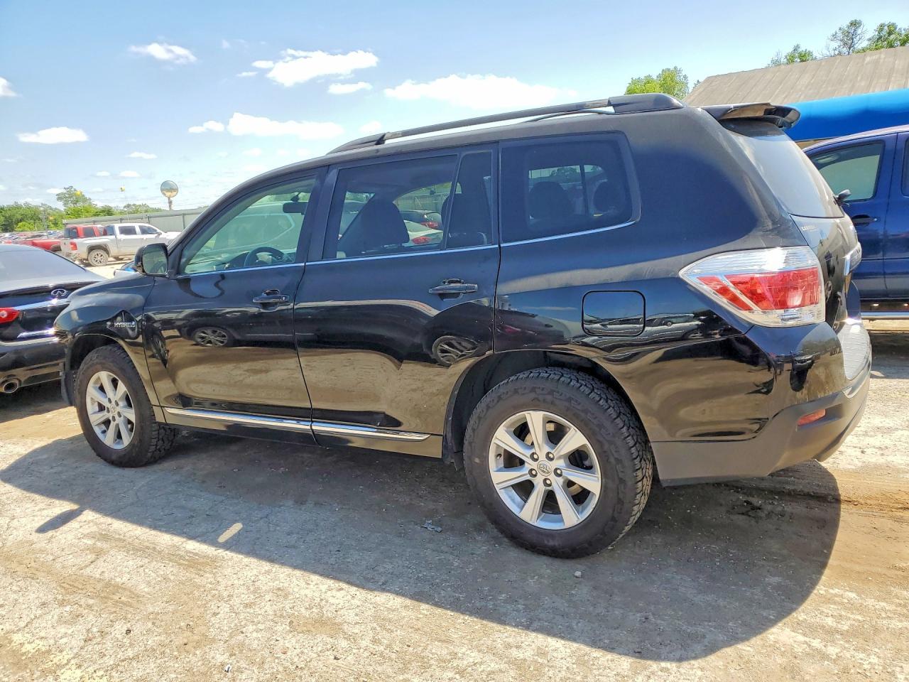 2012 Toyota Highlander Hybrid - Image 2