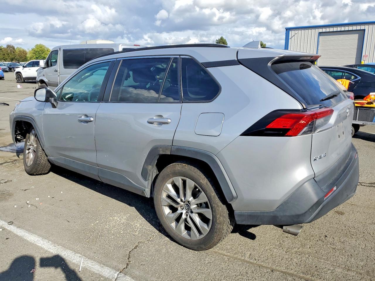 2019 Toyota Rav4 Xle Premium - Фото 2