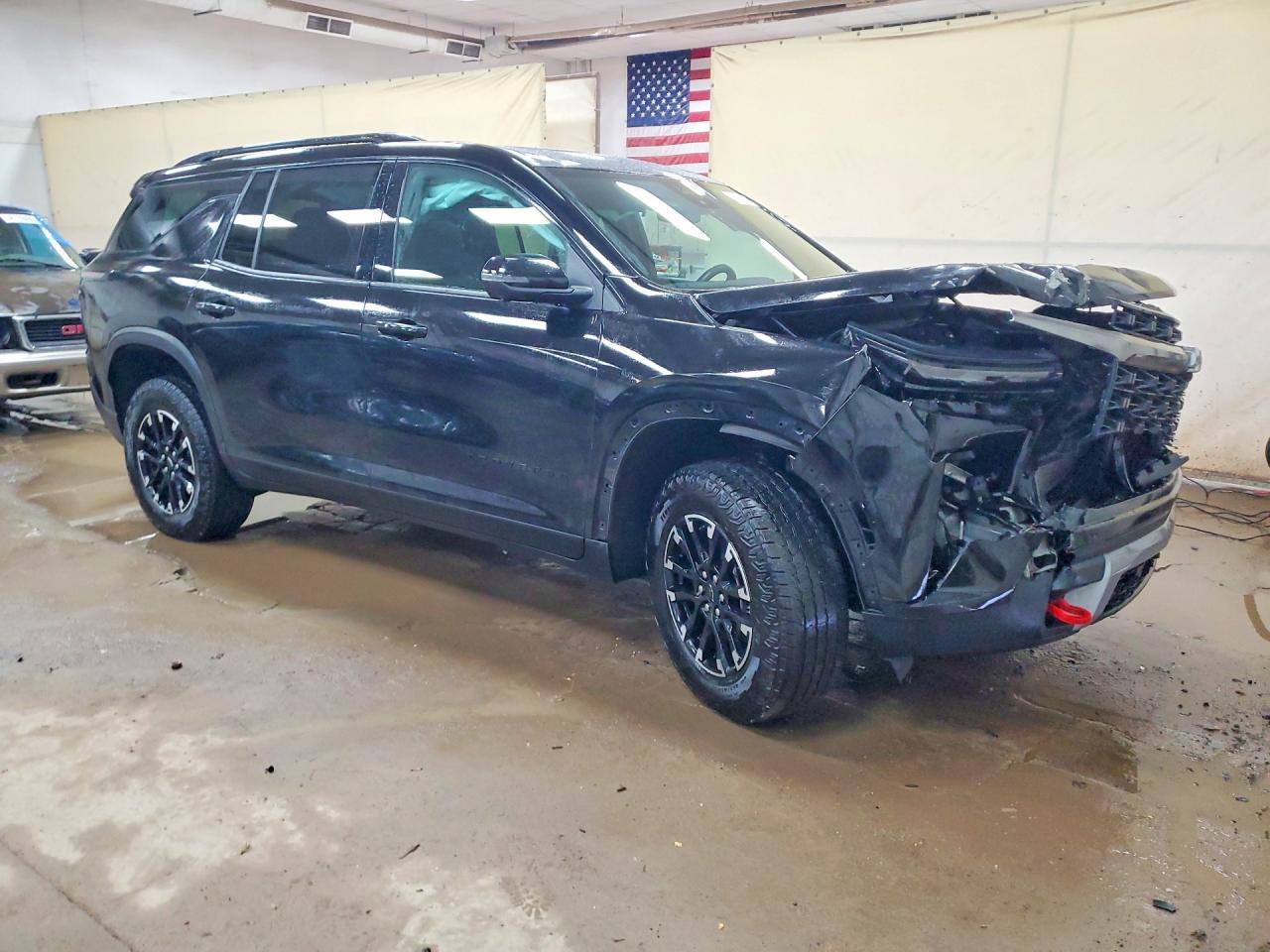 2025 Chevrolet Traverse Z71 - Image 4
