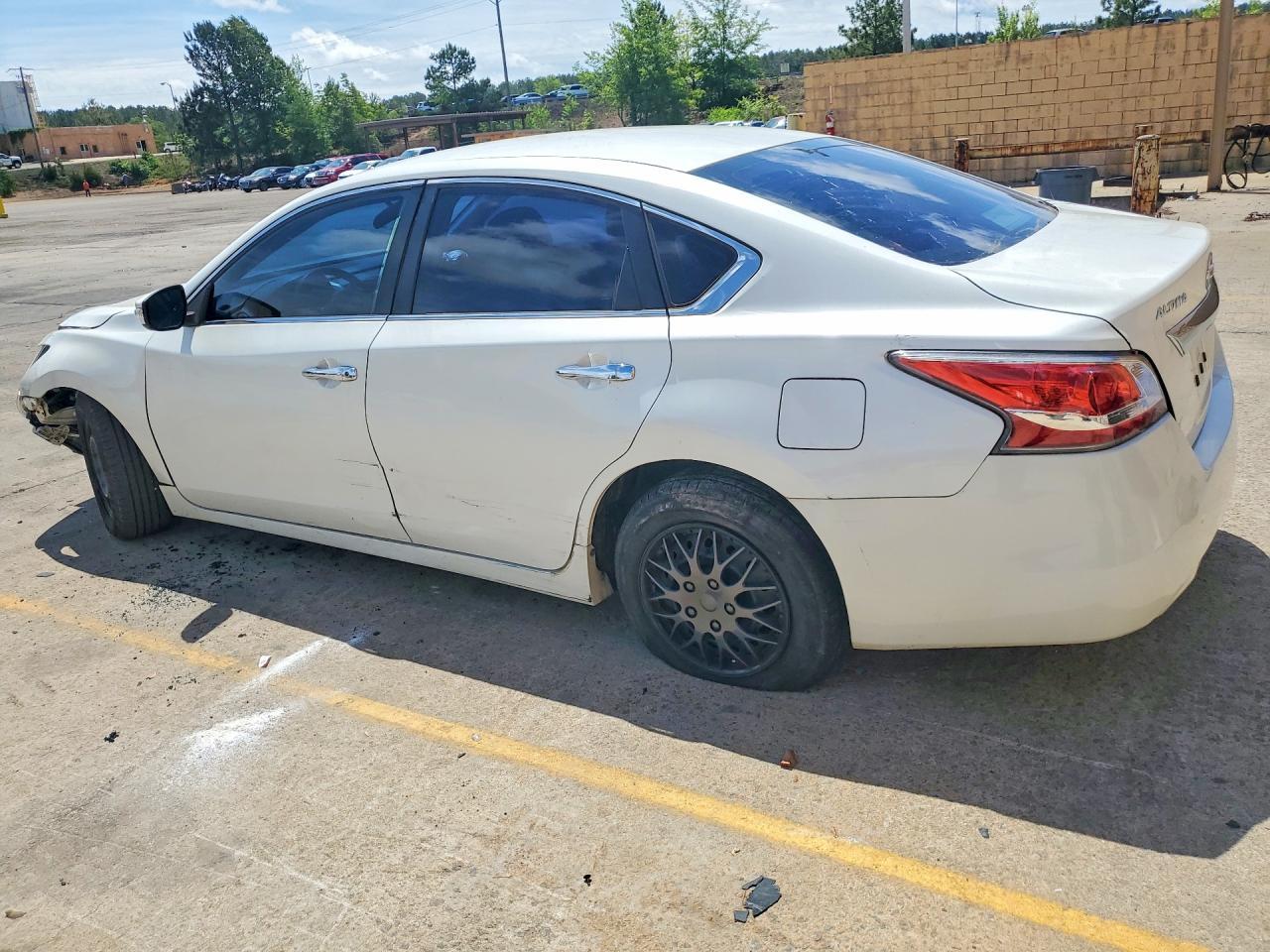 2015 Nissan Altima 2.5 S - Фото 2