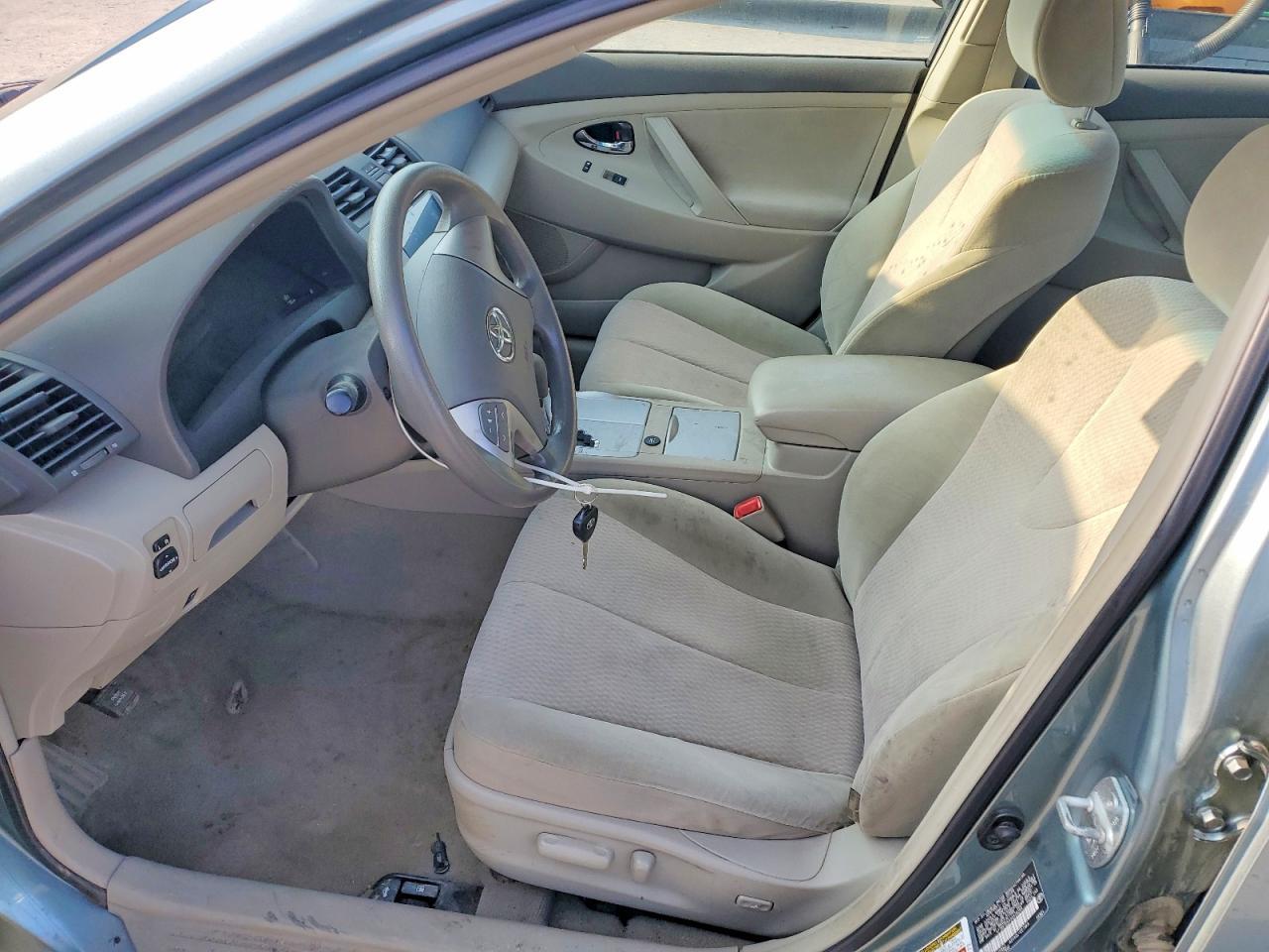 2010 Toyota Camry Le - Image 7