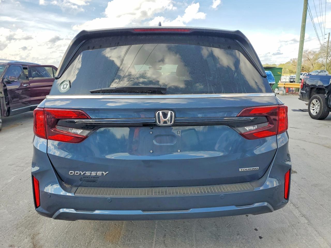 2025 Honda Odyssey Touring - Фото 6