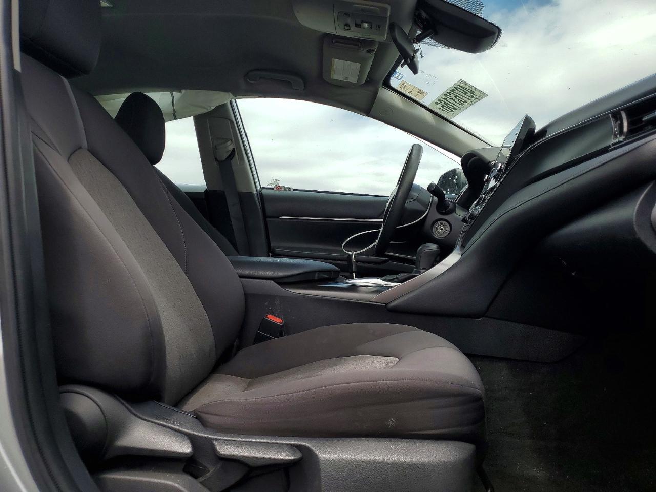 2021 Toyota Camry Le - Image 7