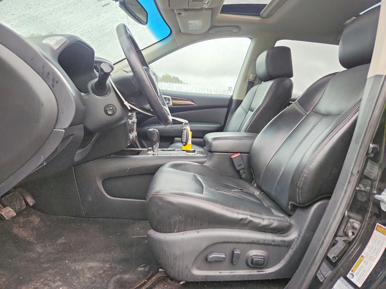 2014 Nissan Pathfinder S - Image 7