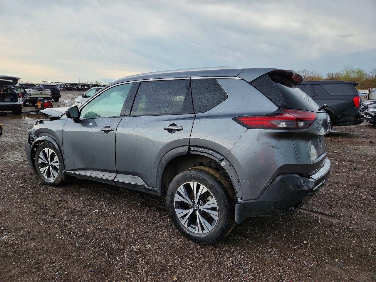 2021 Nissan Rogue Sv - Image 2