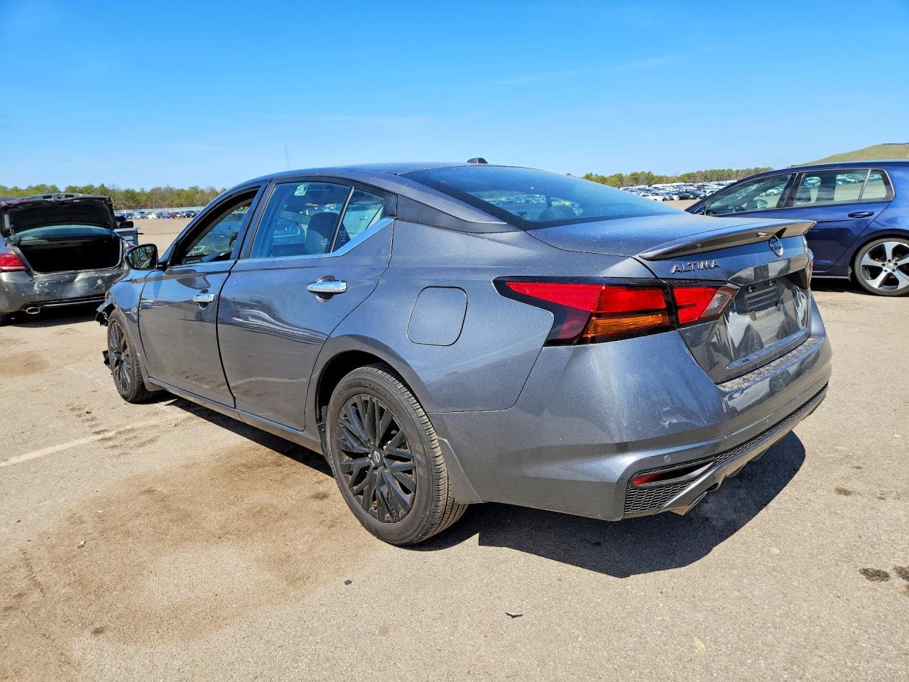 2025 Nissan Altima 2.5 Sv - Image 2