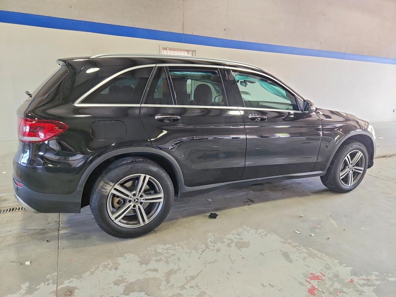 2020 Mercedes-Benz Glc 300 - Image 3