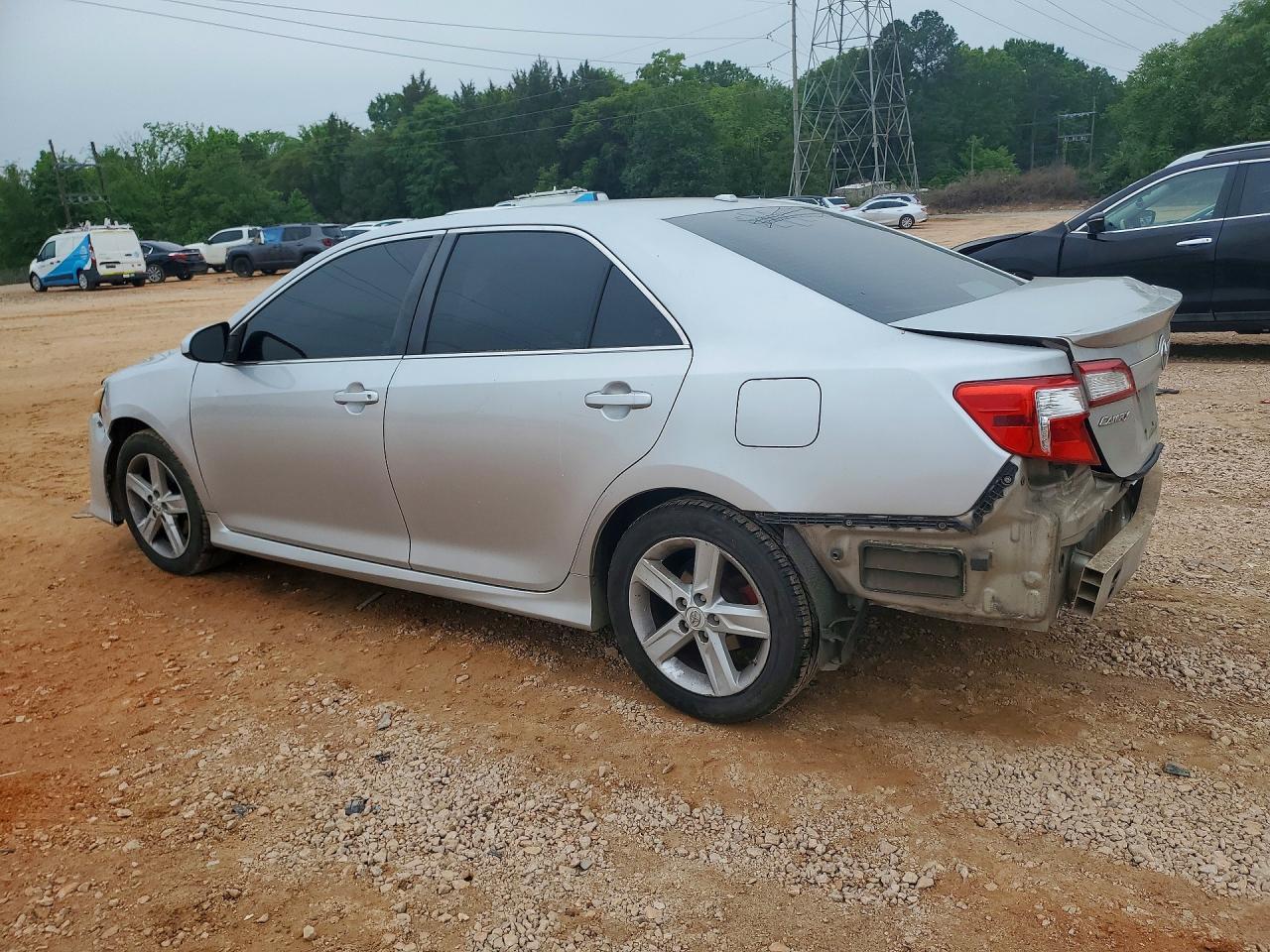 2014 Toyota Camry Se - Image 2