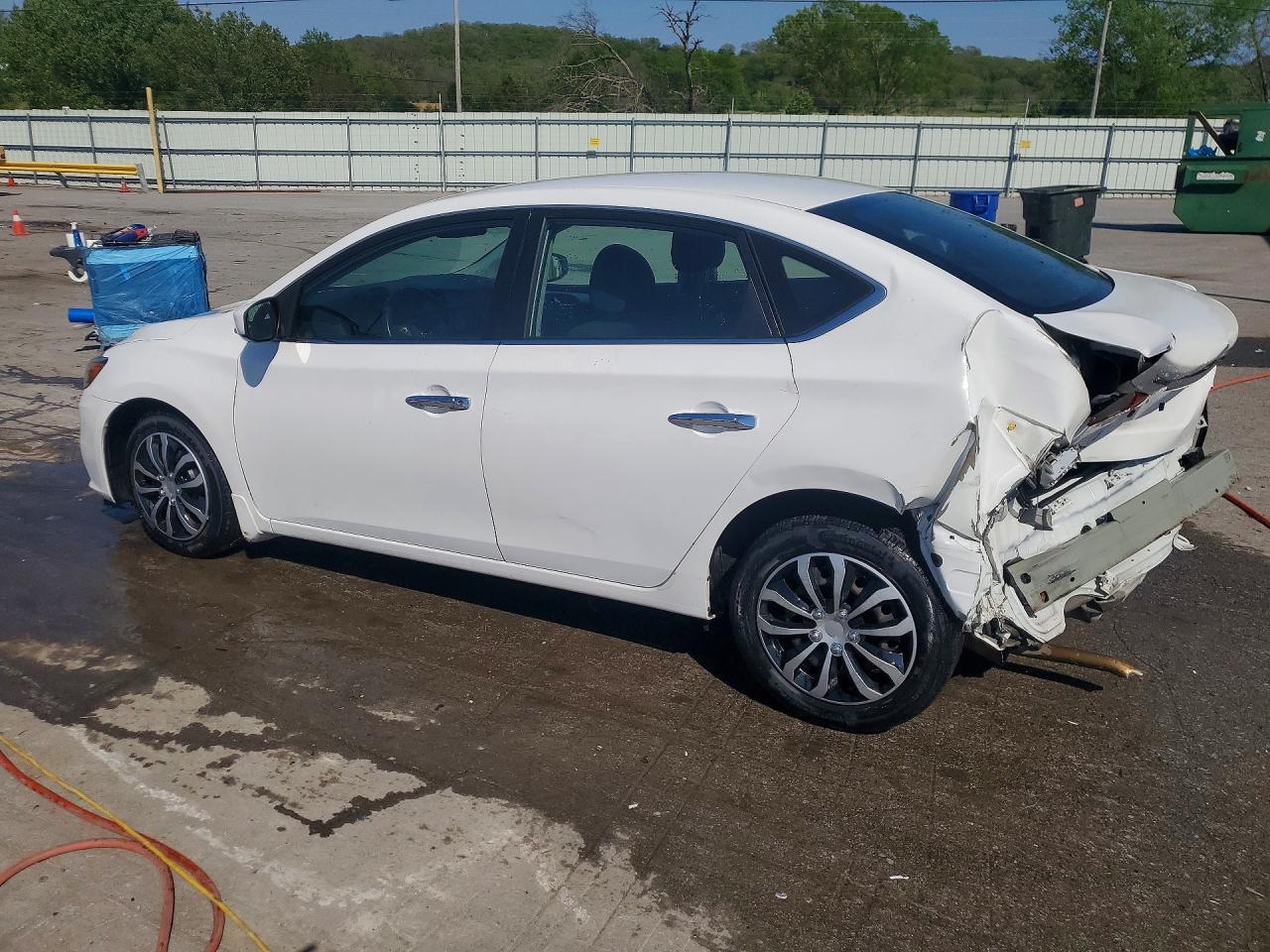 2019 Nissan Sentra S - Фото 2