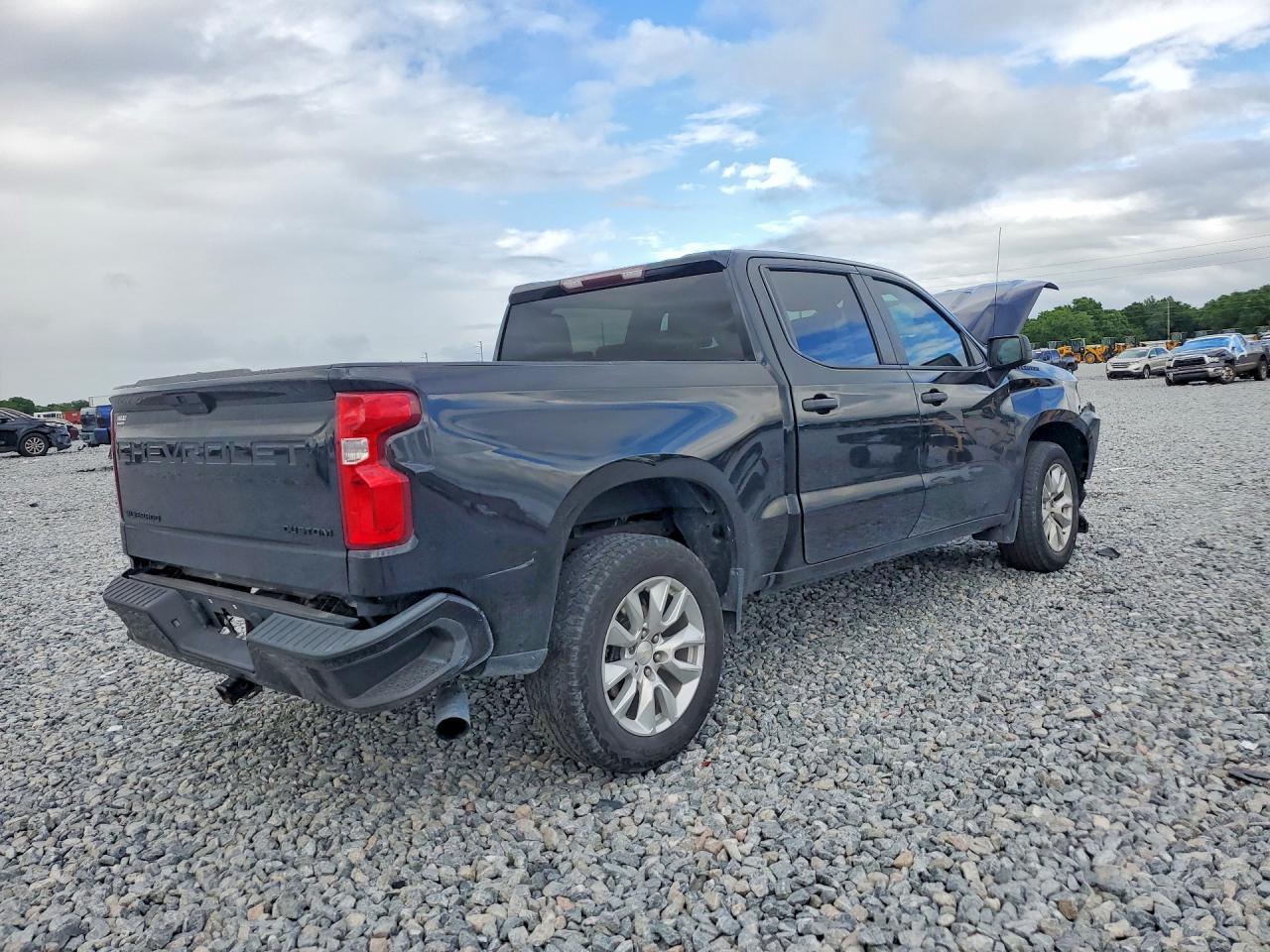 2021 Chevrolet Silverado C1500 Custom - Фото 3