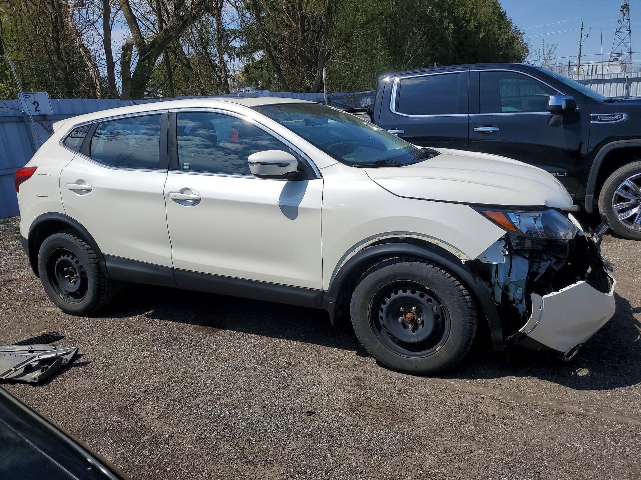 2017 Nissan Rogue Sport S - Фото 4