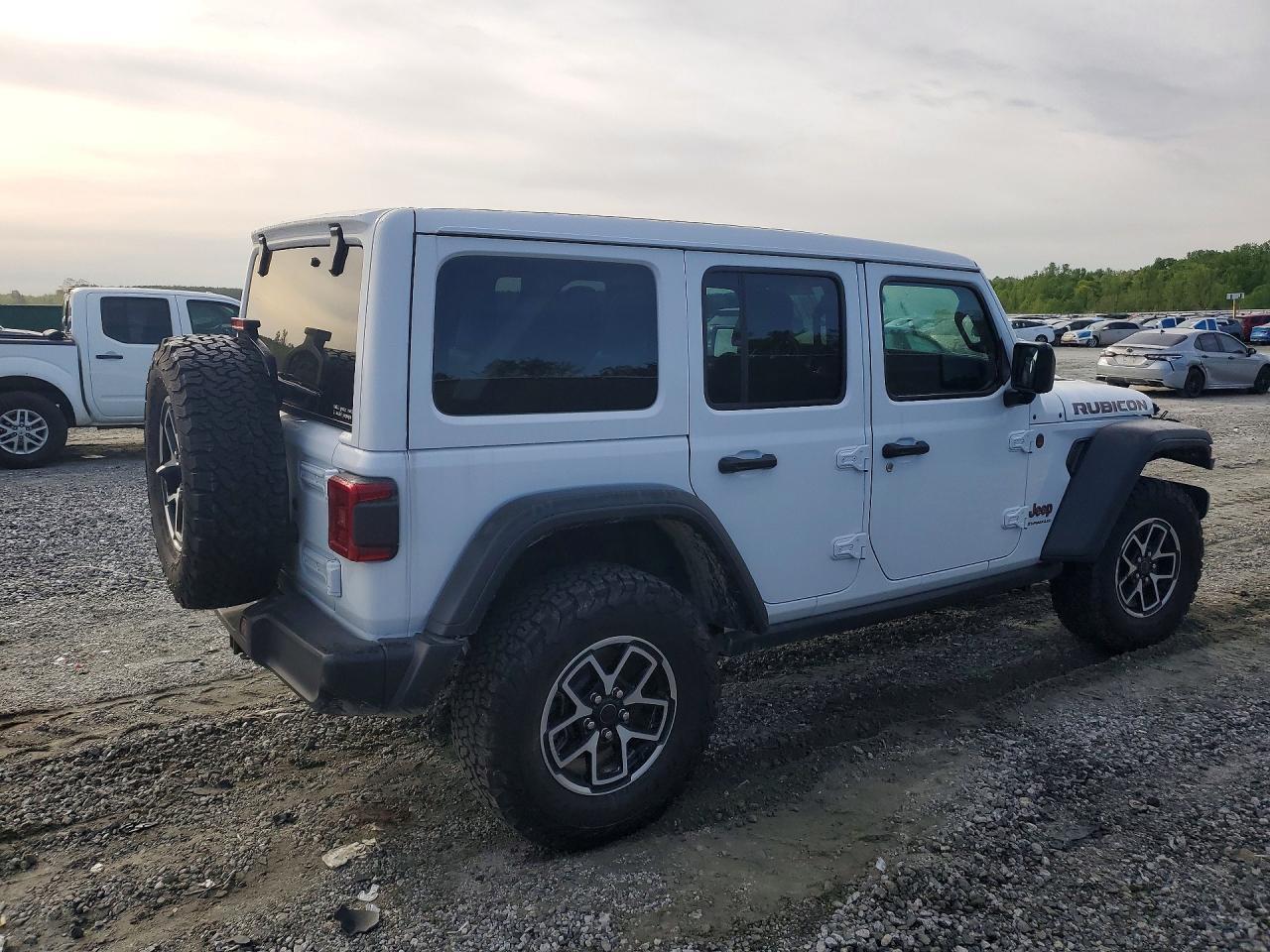 2025 Jeep Wrangler Rubicon - Image 3