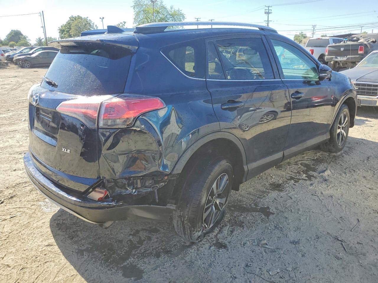 2017 Toyota Rav4 Xle - Фото 3