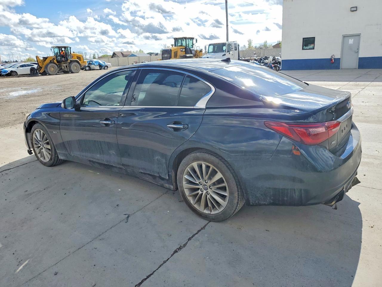 2018 Infiniti Q50 3.0T Luxe - Image 2