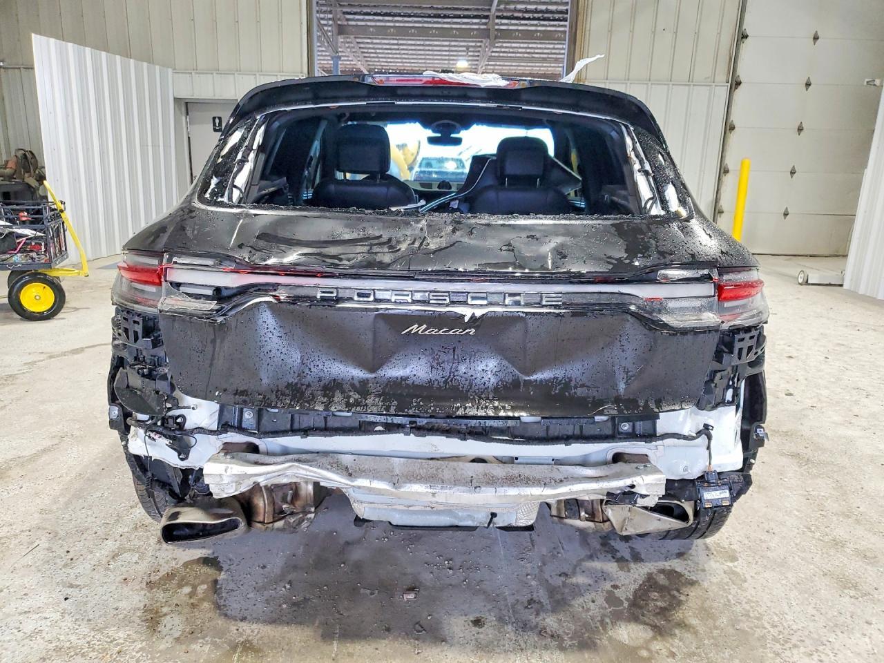 2024 Porsche Macan Base - Image 6