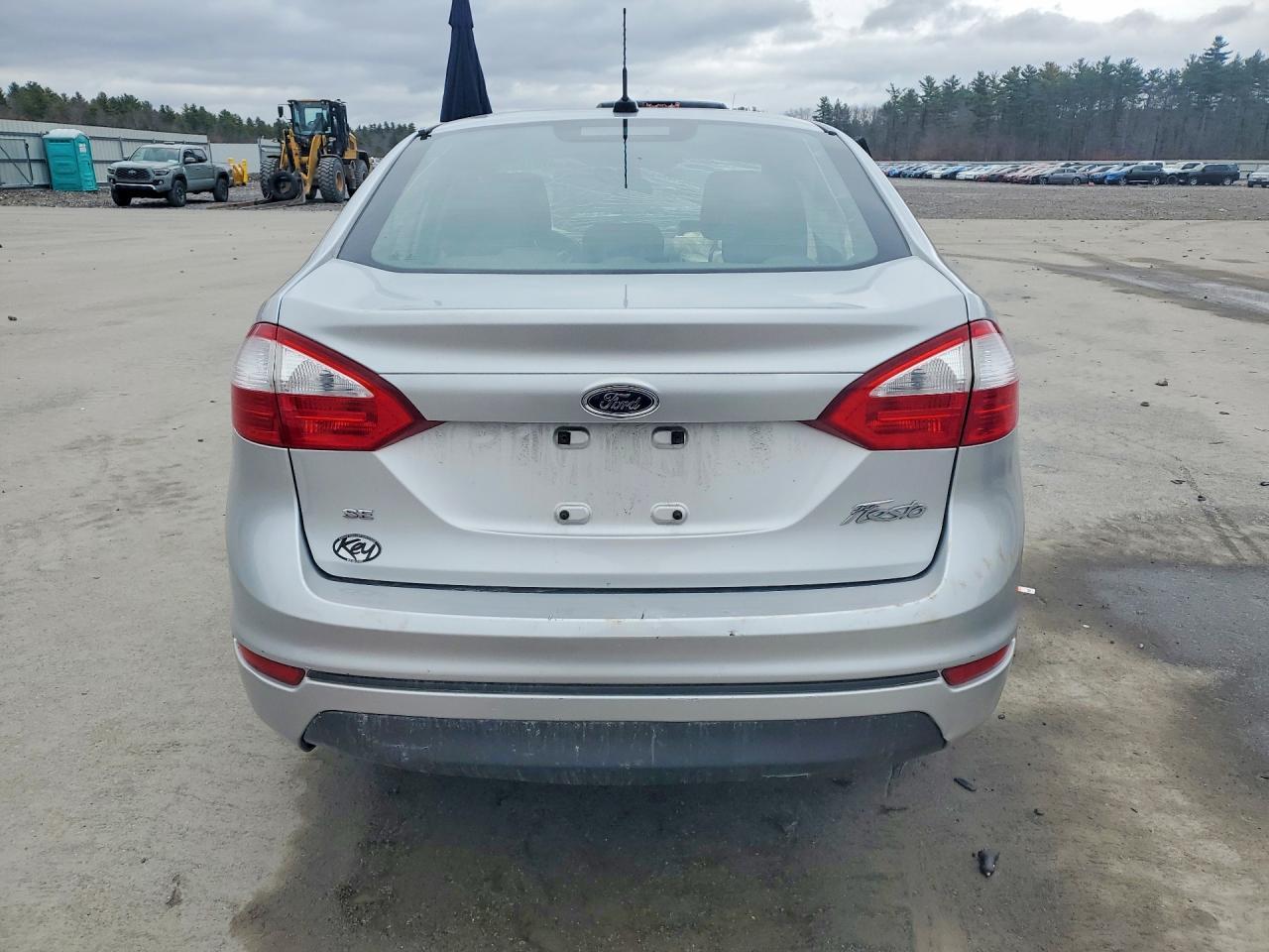 2017 Ford Fiesta Se - Фото 6