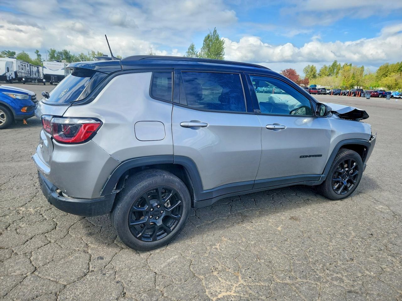 2023 Jeep Compass Latitude - Фото 3