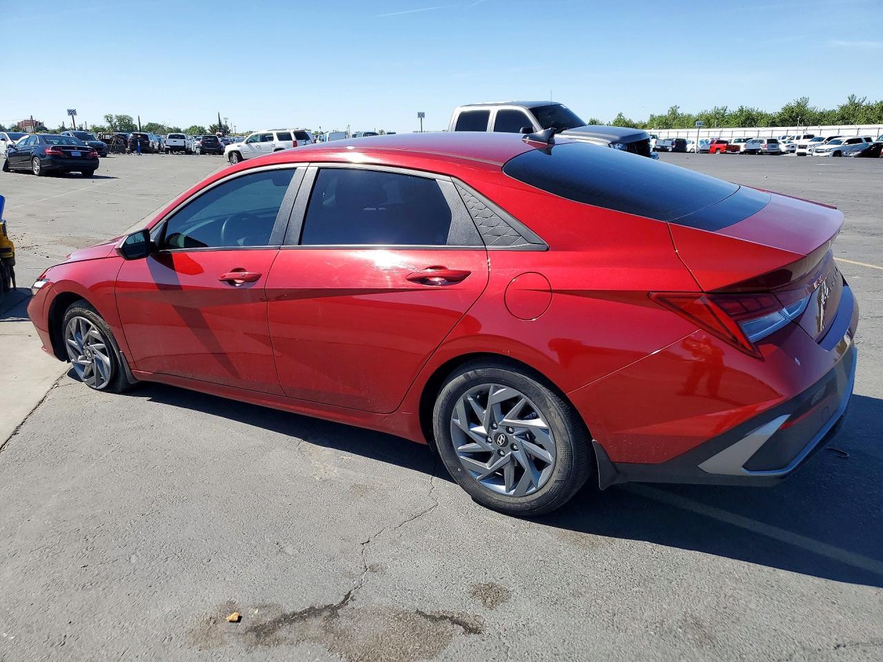 2024 Hyundai Elantra Blue - Image 2