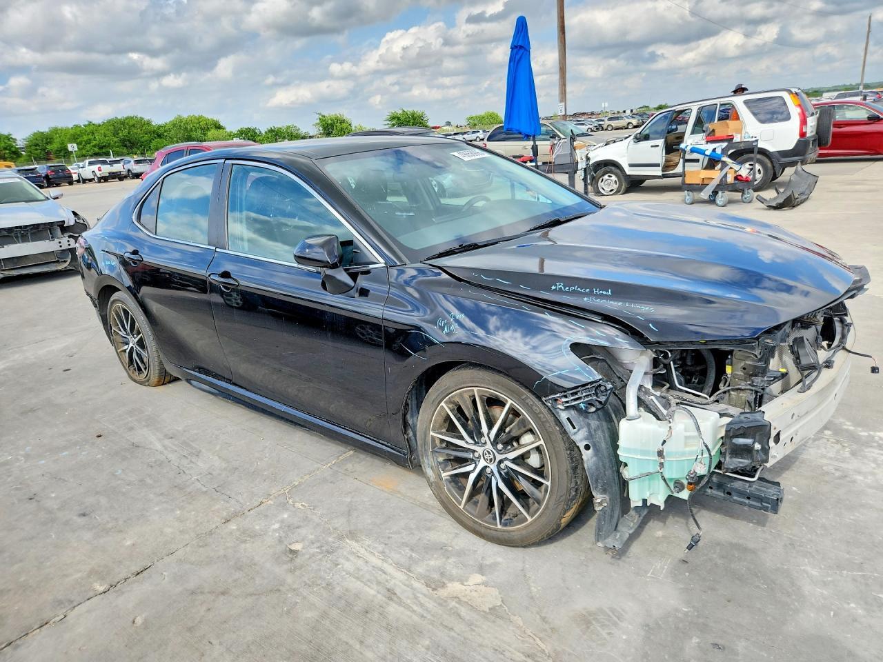 2022 Toyota Camry Se - Фото 4