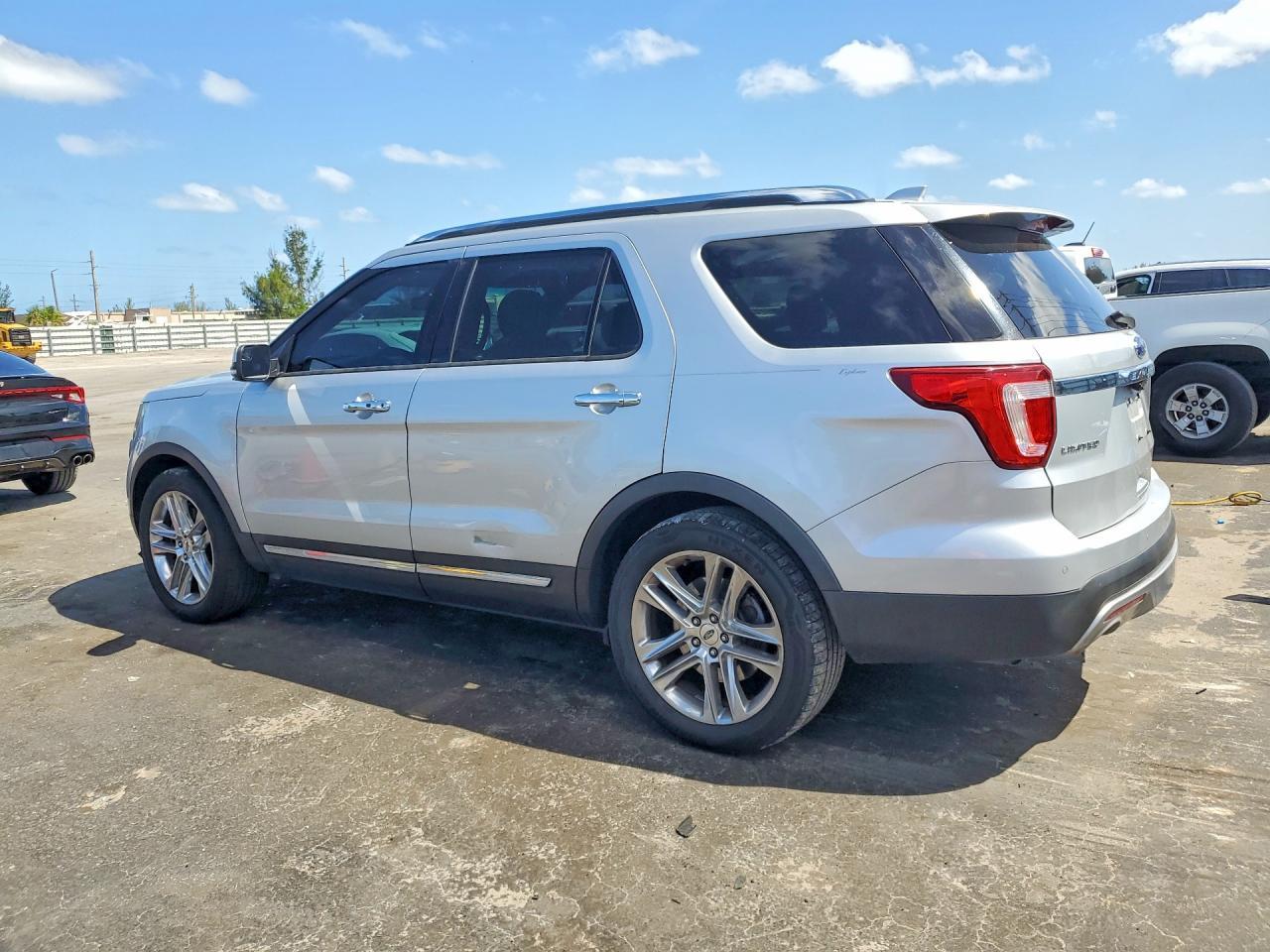 2016 Ford Explorer Limited - Фото 2