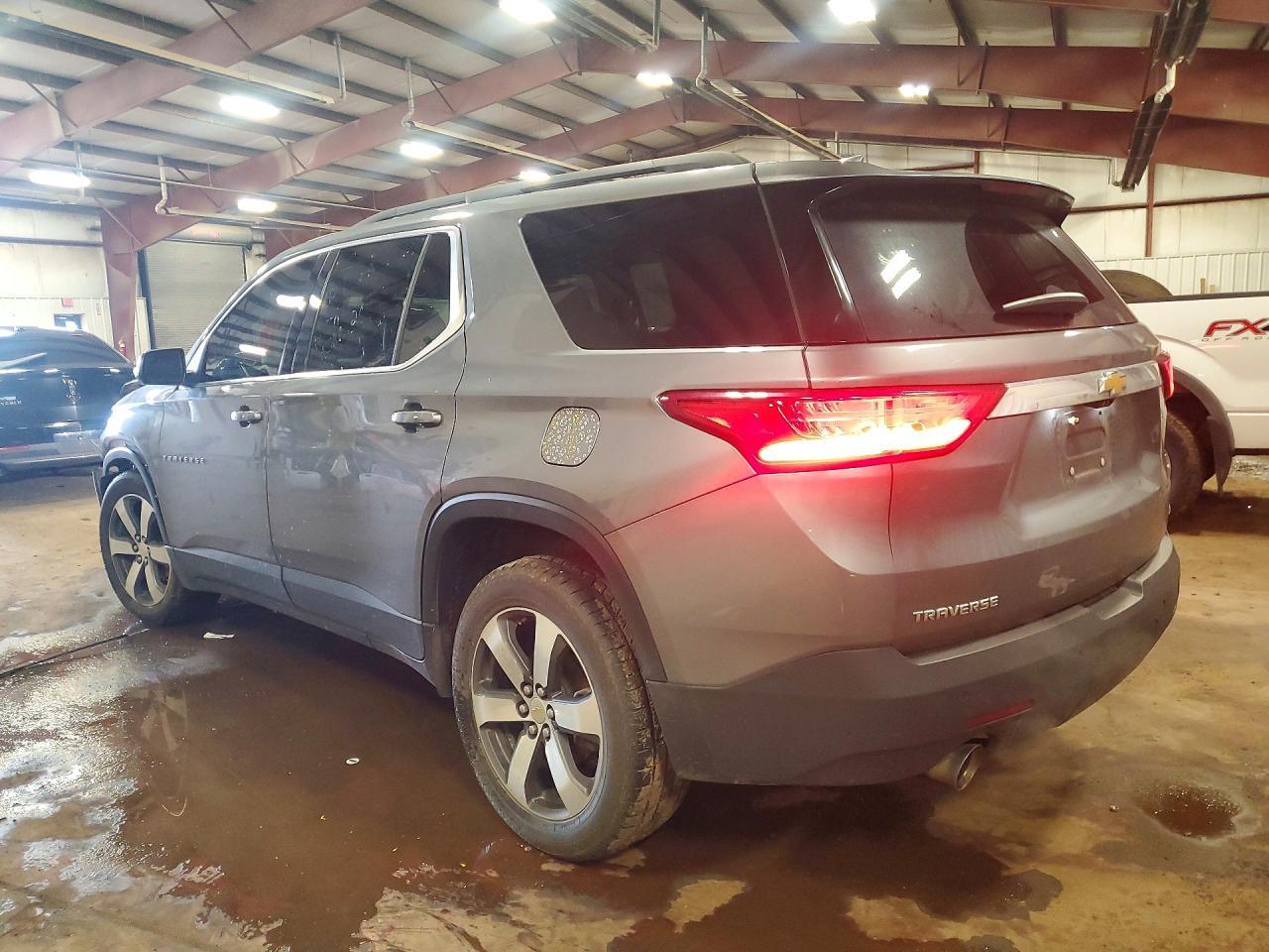 2021 Chevrolet Traverse Lt - Image 2