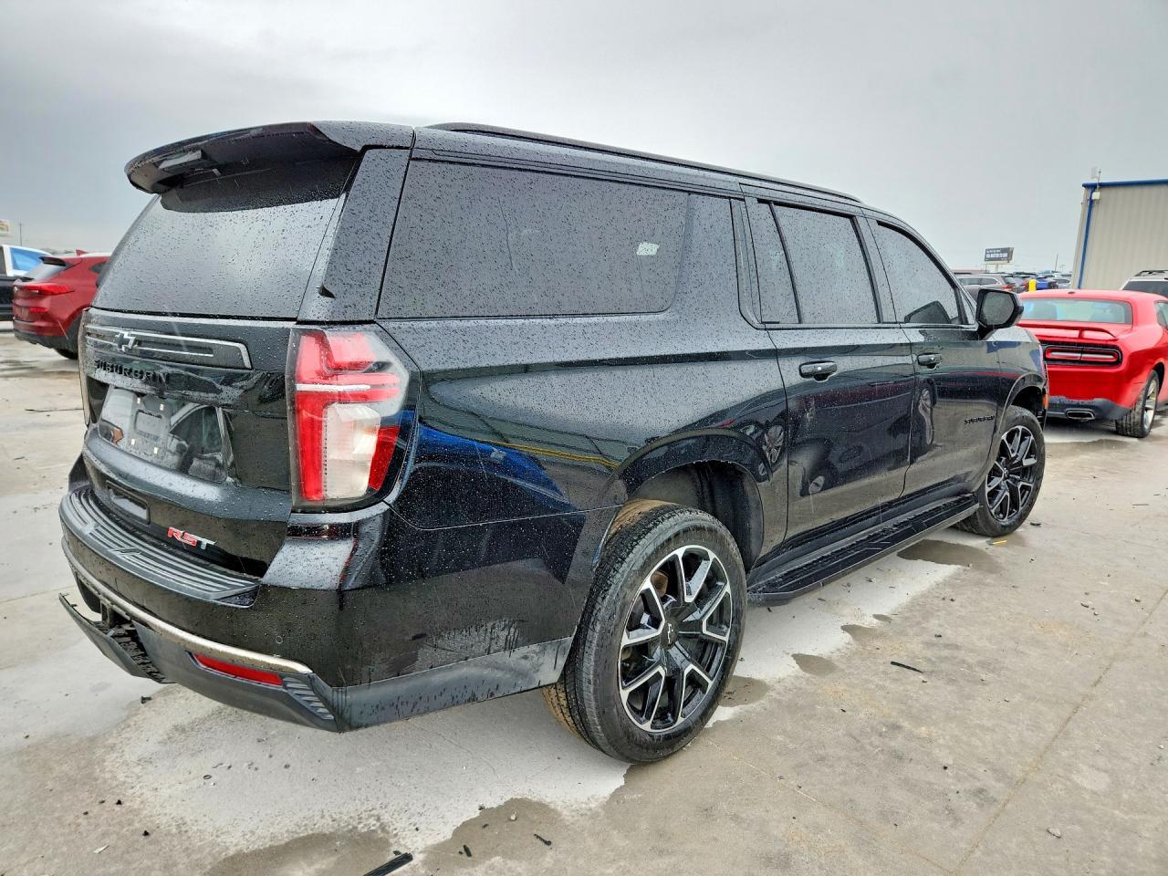 2021 Chevrolet Suburban C1500 Rst - Image 3