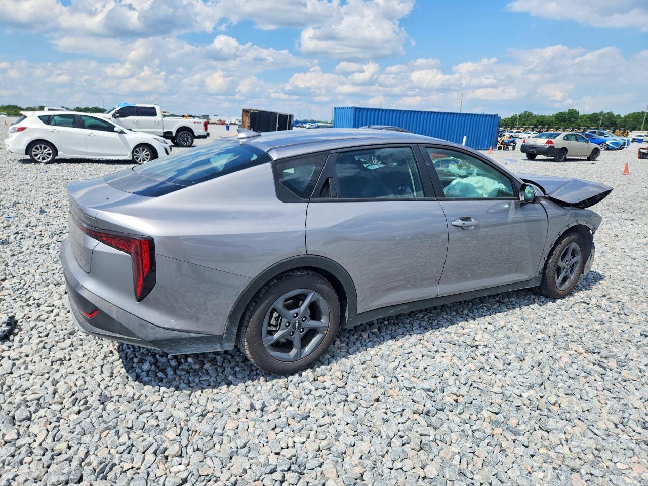 2025 Kia K4 Lxs - Image 3