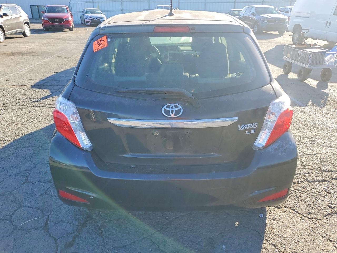 2013 Toyota Yaris 5-Door Le - Image 6