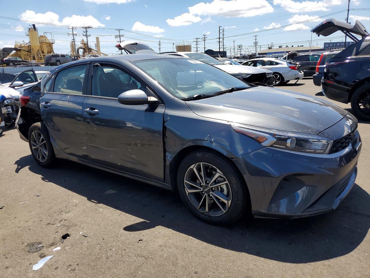 2024 Kia Forte Lxs - Image 4