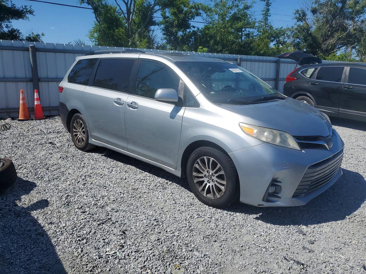 2019 Toyota Sienna Xle 8-Passenger - Фото 4