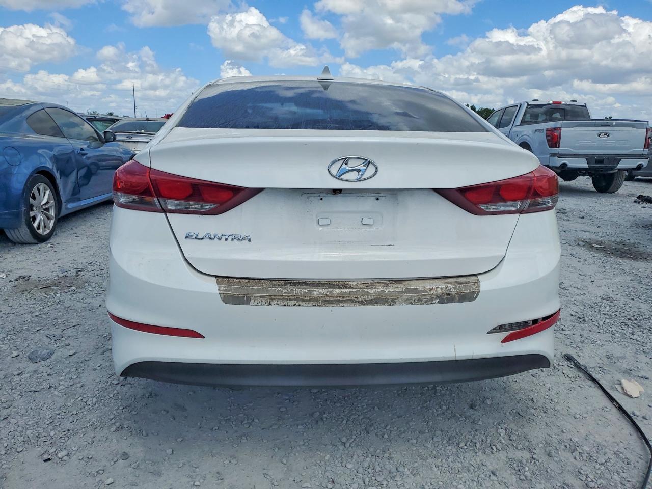 2017 Hyundai Elantra Se - Image 6