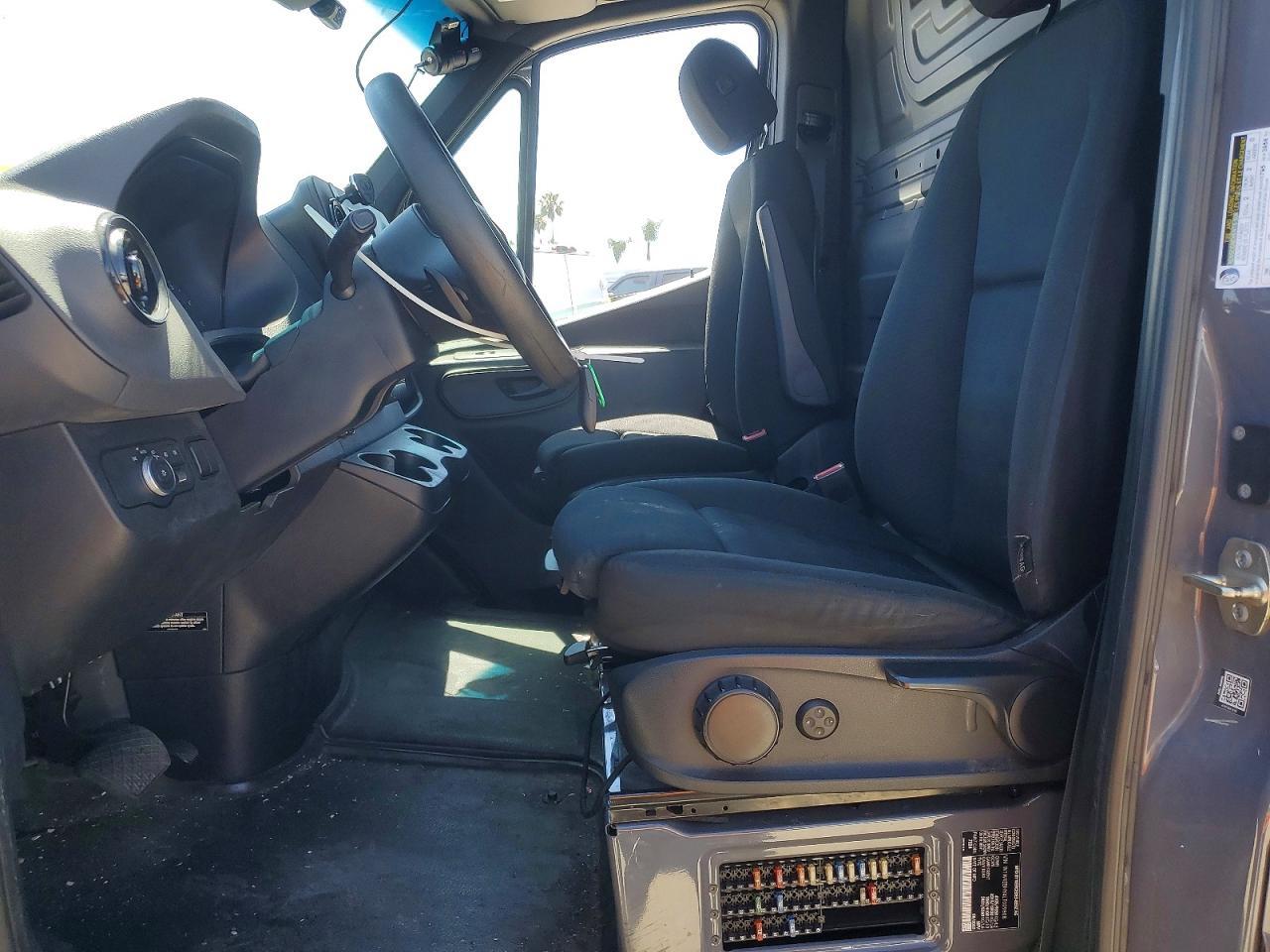 2020 Mercedes-Benz Sprinter 2500 - Фото 7