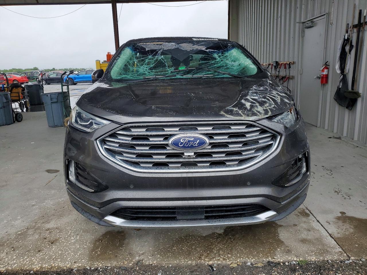 2019 Ford Edge Titanium - Фото 5