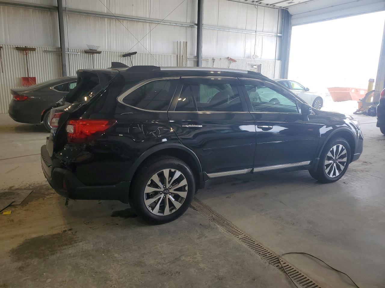 2018 Subaru Outback Touring - Фото 3
