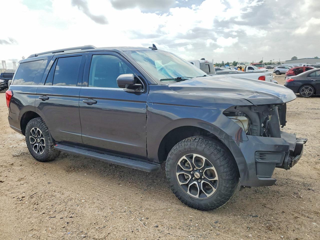 2023 Ford Expedition Xlt - Image 4