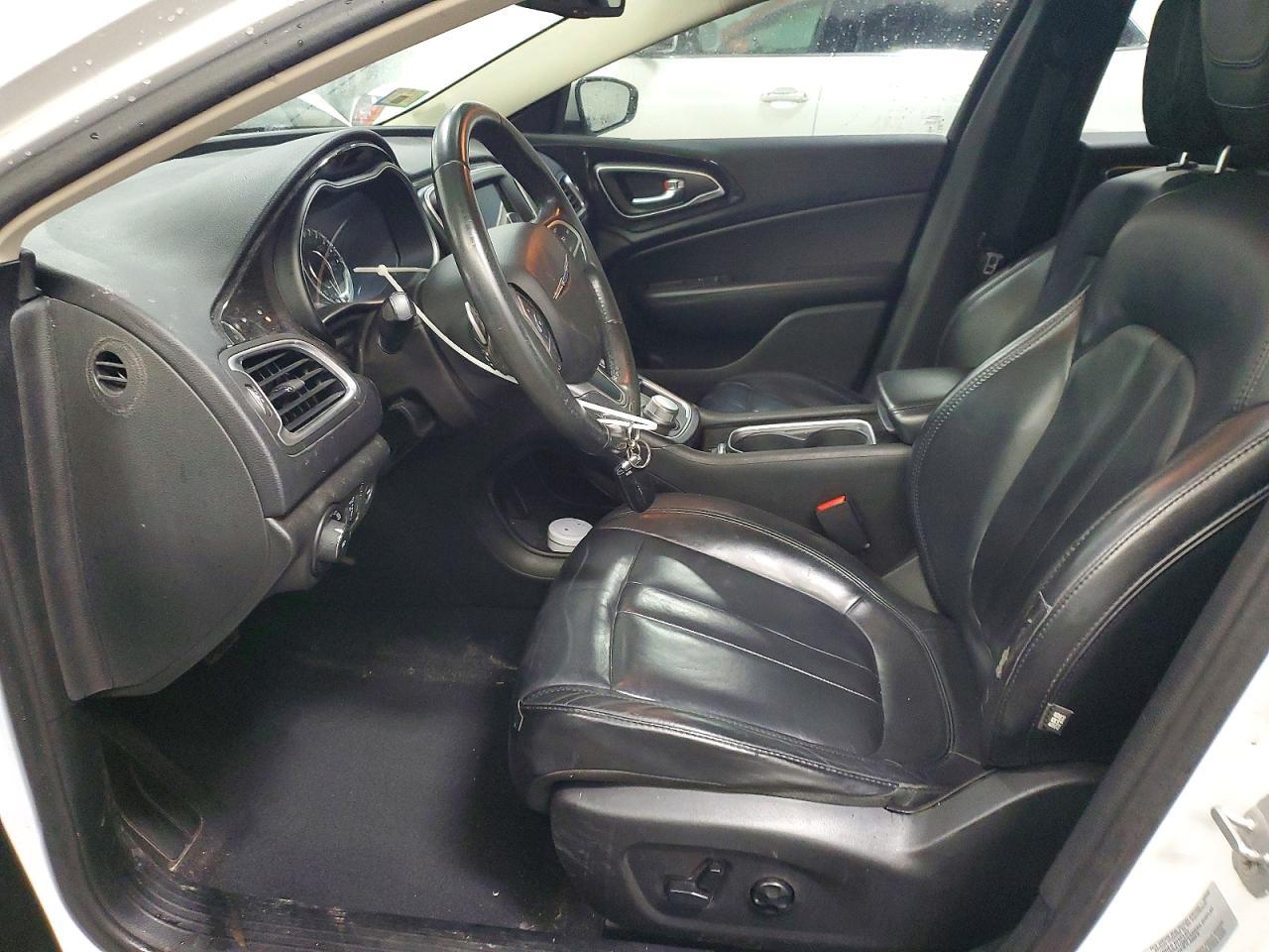 2015 Chrysler 200 C - Image 7