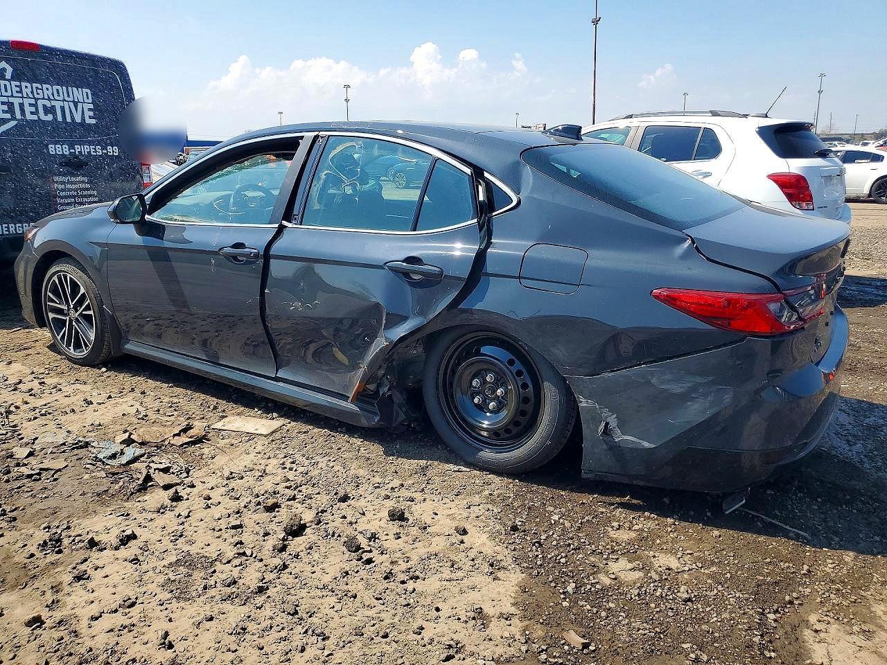 2025 Toyota Camry Xle - Фото 2