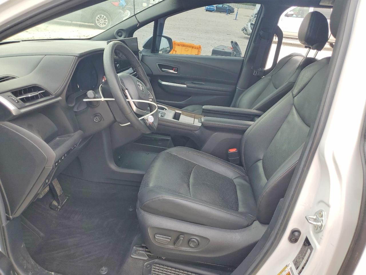 2025 Toyota Sienna - Фото 7