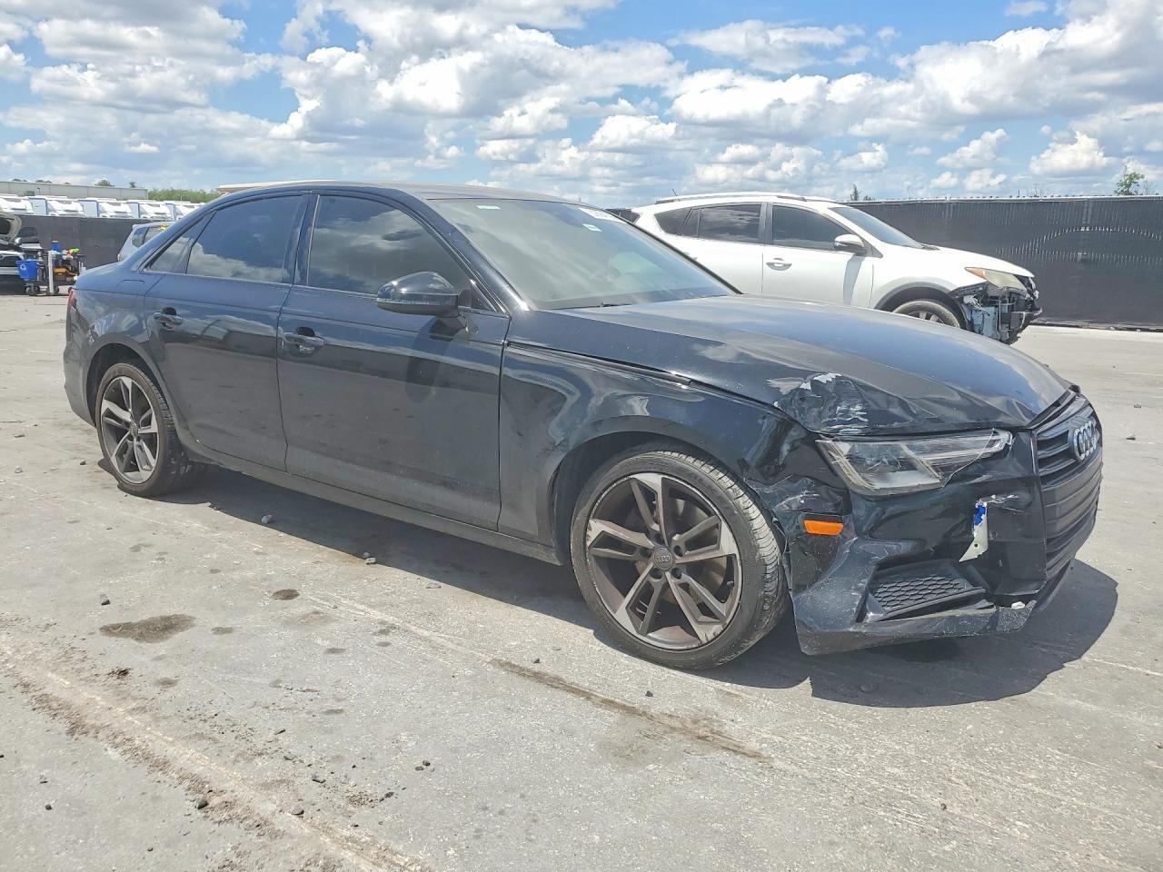 2019 Audi A4 Premium - Фото 4