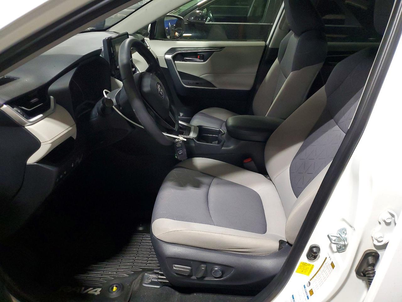 2019 Toyota Rav4 Xle - Image 7