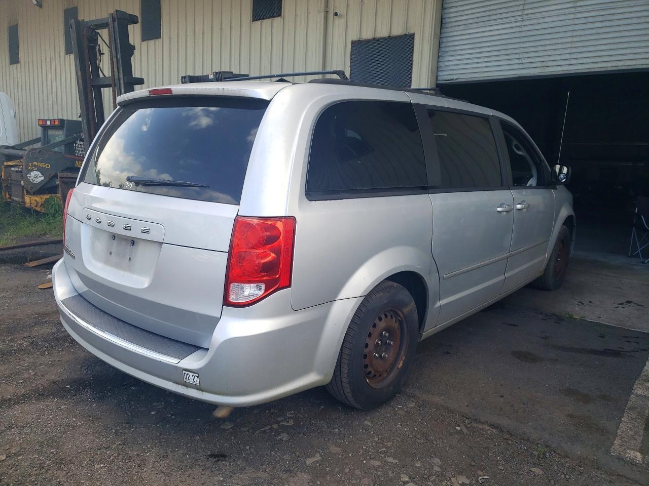 2011 Dodge Grand Caravan Express - Image 3
