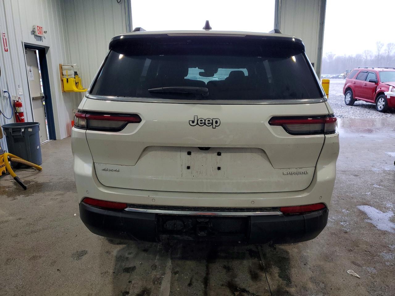 2024 Jeep Grand Cherokee L Laredo - Image 6
